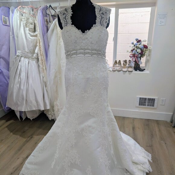 Linda Lee Bridals Fit and Flare size 18 Ivory Wedding Dress - Picture 1 of 15